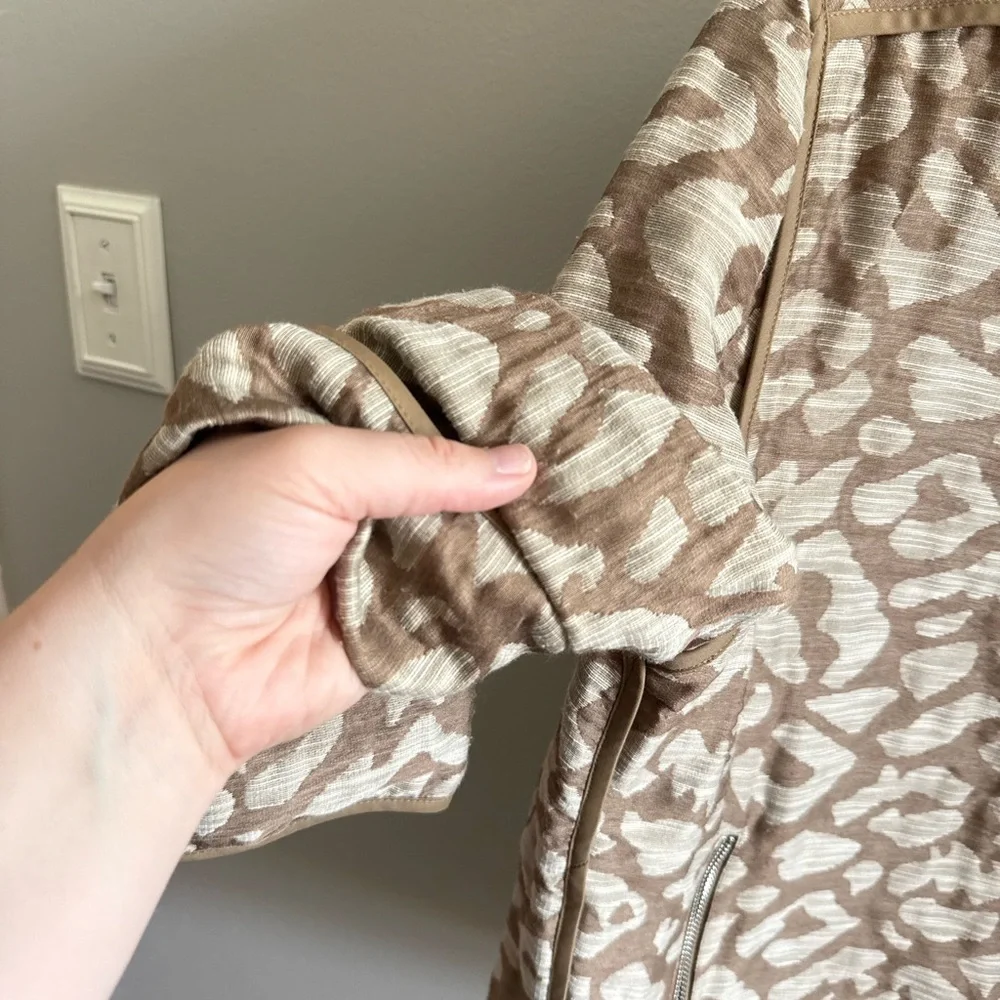 Lafayette 148 New York • Animal Print Jacquard Zip Front Jacket Large Neutral - Picture 7 of 10